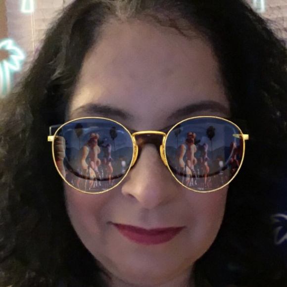 Meet your Posher, Ines - Picture 1 of 1